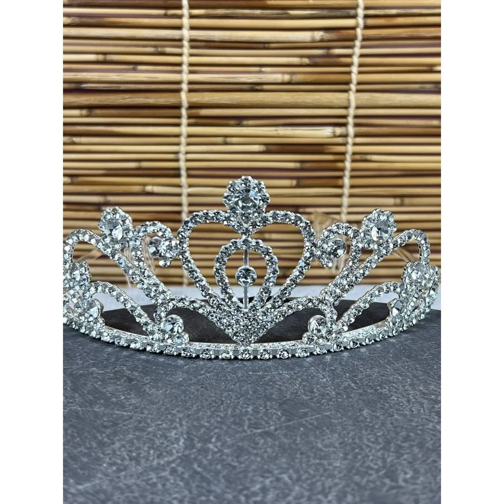 BEAUTIFUL RHINESTONE TIARA‎ —silver Heart